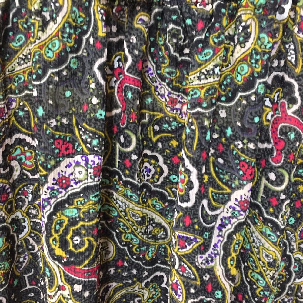 GAP Black & Green Paisley Top - Picture 16 of 16